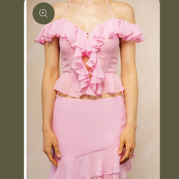 Chic Pink Ruffled Mini Skirt - Picture 3 of 5